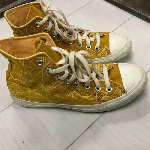 Converse Summer Daze Hi Top ** Hard to Find** Yellow EUC Unisex Men’s 7 Women 9 - Picture 4 of 16